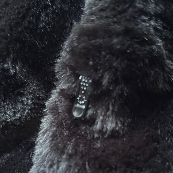 Elegant Black Faux Fur Cropped Jacket, Laundry by Shelli Segal, M - Picture 5 of 11